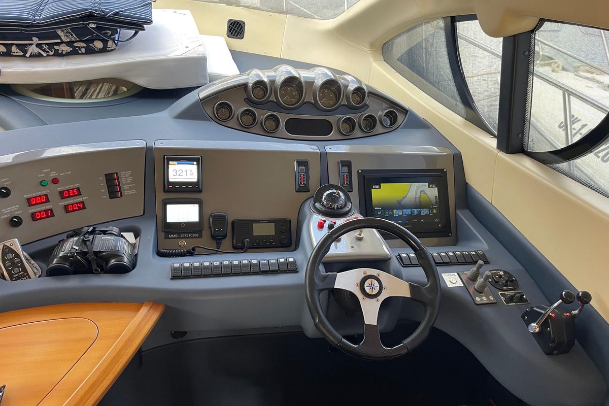 2005 Azimut 50 