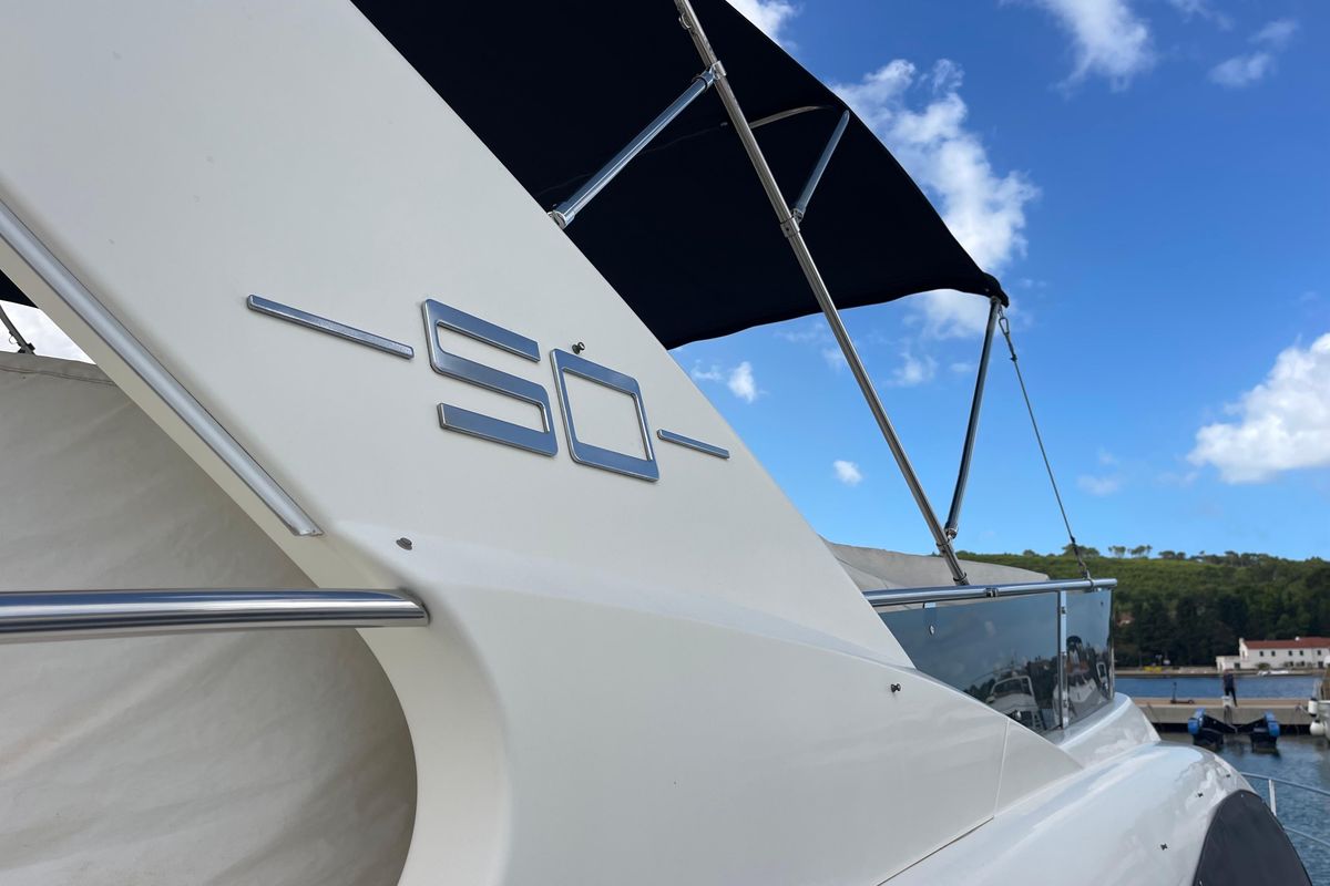 2005 Azimut 50 
