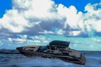 Formula 350 Crossover Bowrider