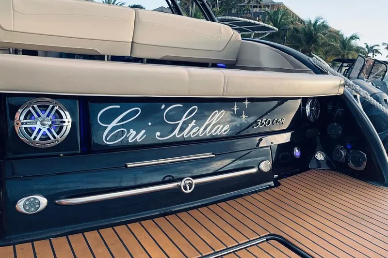 Cri Stellae Yacht Photos Pics 2018 Formula 350 Crossover Bowrider boat with custom name "Cri Stellae" on deck.