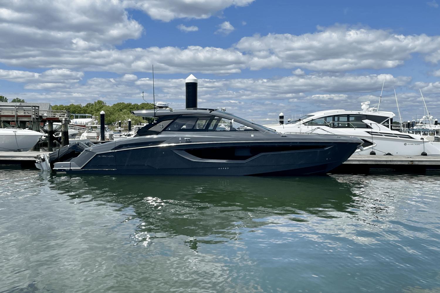 2023 Cruisers Yachts 42 GLS South Beach Outboard Runabout For Sale ...