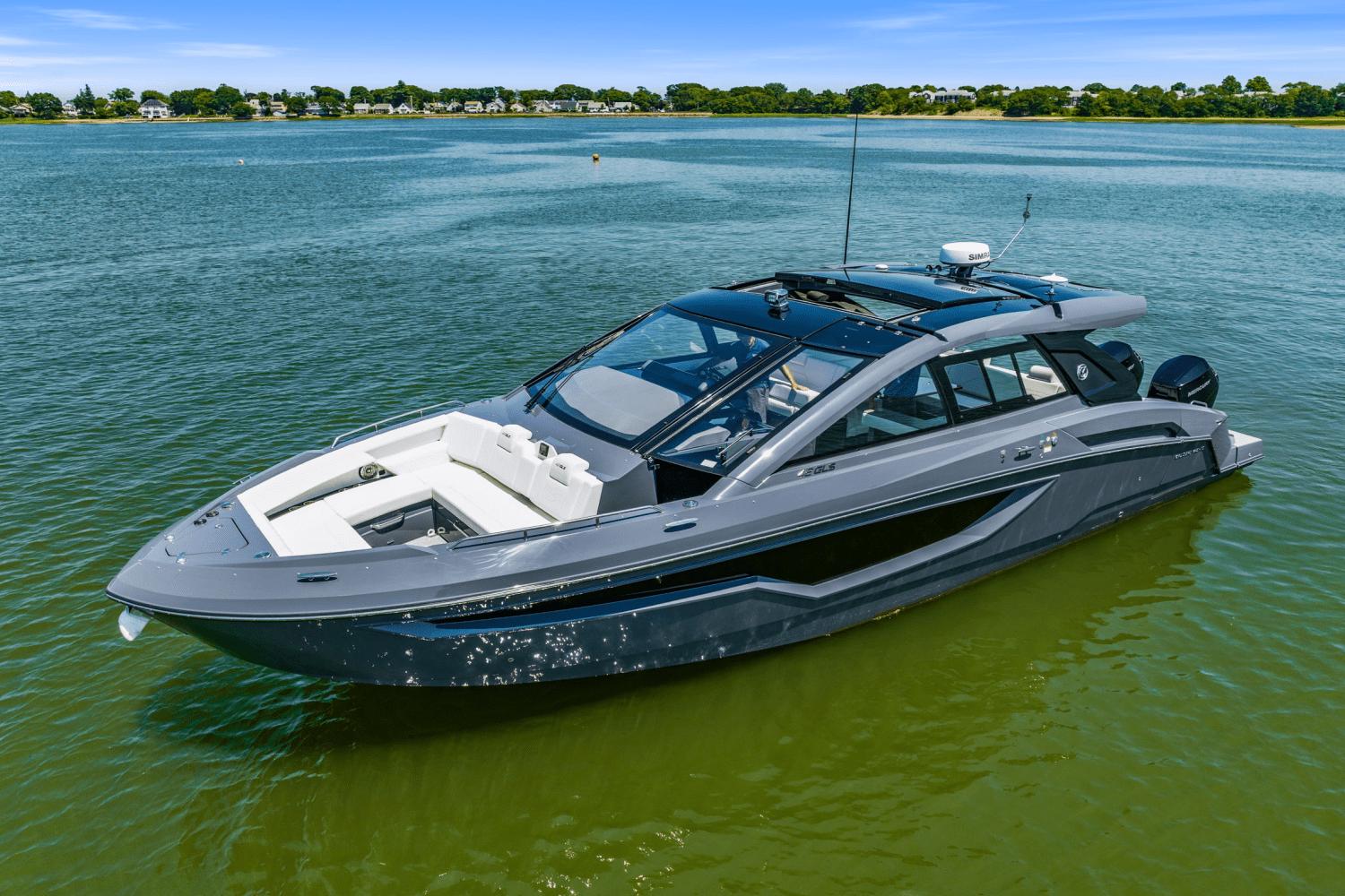 2023 Cruisers Yachts 42 GLS South Beach Outboard Runabout For Sale ...