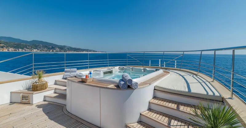 Joyme Yacht Photos Pics 