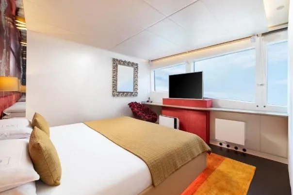 Joyme Yacht Photos Pics 