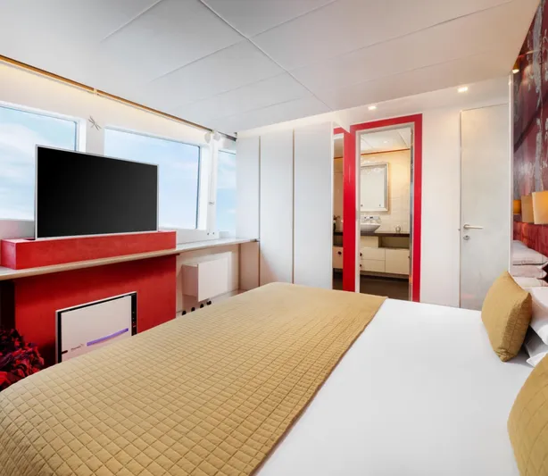 Joyme Yacht Photos Pics 