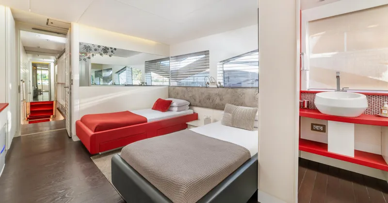 Joyme Yacht Photos Pics 