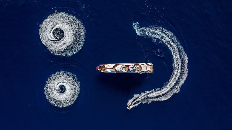 Joyme Yacht Photos Pics 