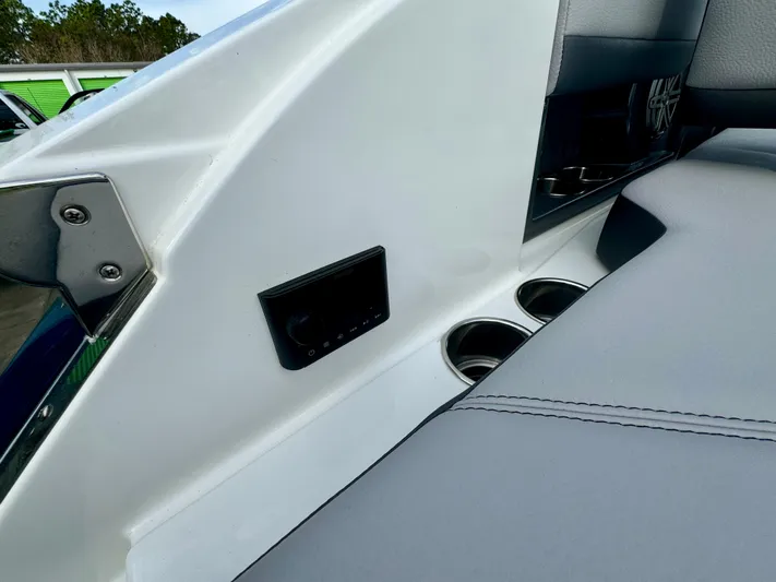  Yacht Photos Pics 2022 Cobalt R8 Outboard interior detail with cup holders and seating.