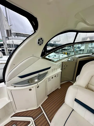 Aztec Princess Yacht Photos Pics Interior of a 2006 Sea Ray 44 Sundancer yacht with sleek design and modern amenities.