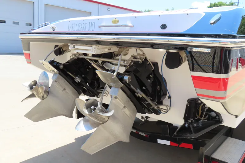  Yacht Photos Pics 2009 Donzi 35ZR boat with dual propellers, Lake Ozark, MO.