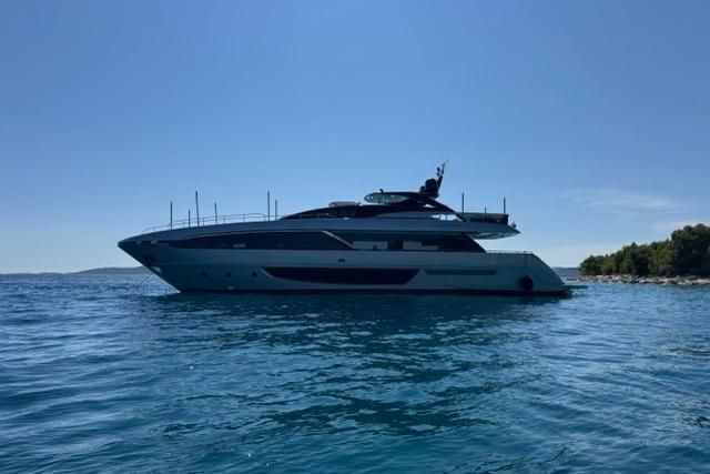 2019 Riva 100 