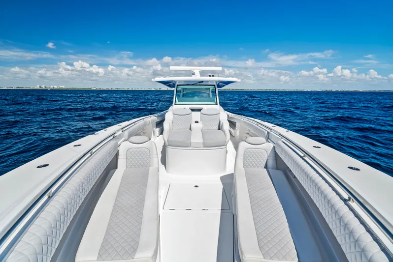 Strong III Yacht Photos Pics 2022 HCB Suenos boat on open sea under clear blue sky.