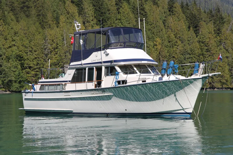 Lone Wolf Yacht Photos Pics 1983 Tolly 43 TriCabin Motor Yacht