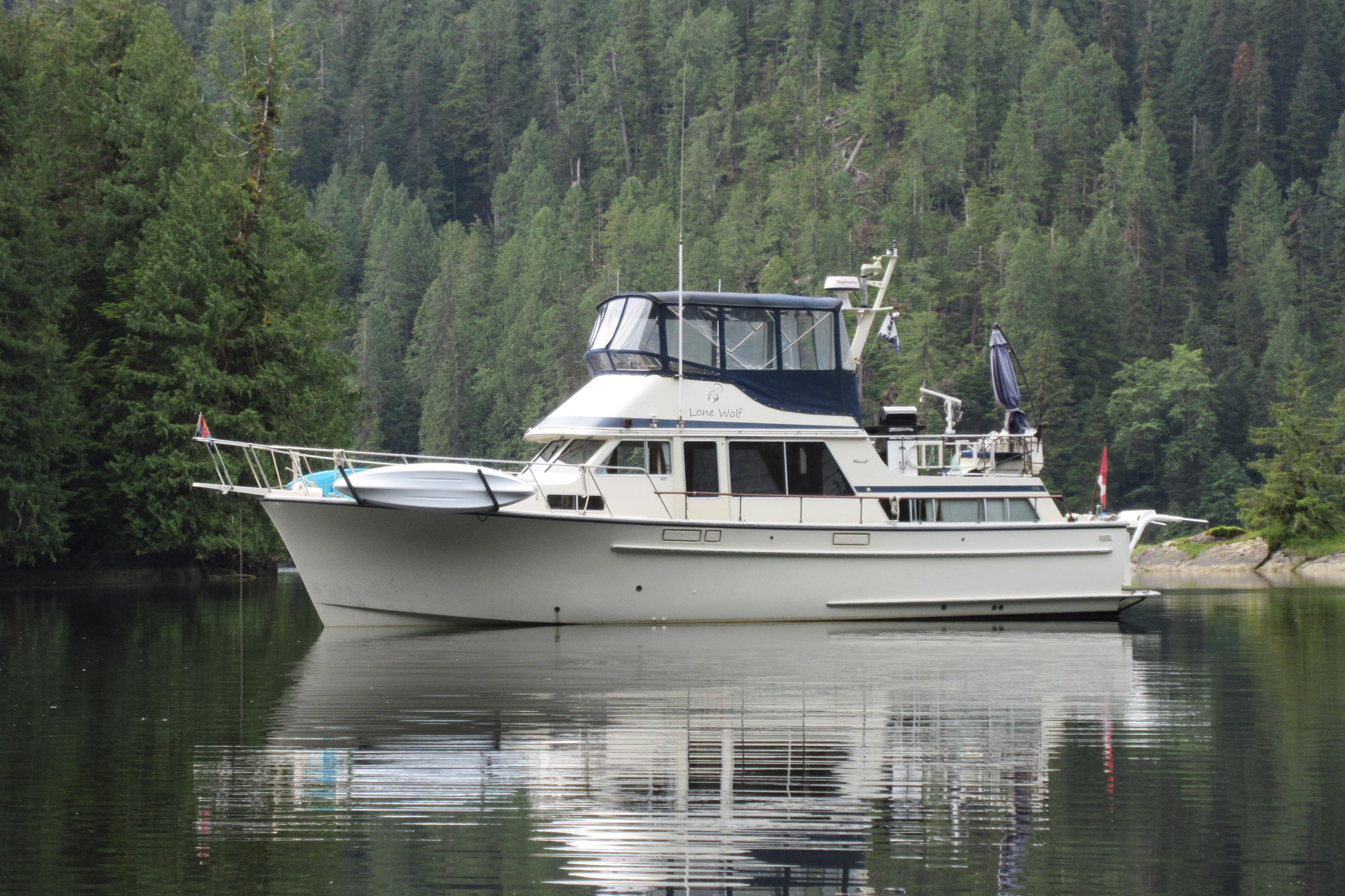 Tollycraft 43 TriCabin Motor Yacht