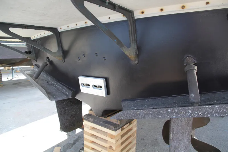 Lone Wolf Yacht Photos Pics 