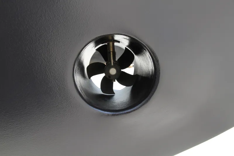 Lone Wolf Yacht Photos Pics In hull Lewmar bow thruster