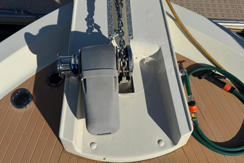 Lone Wolf Yacht Photos Pics Maxwell winch with Rocna anchor
