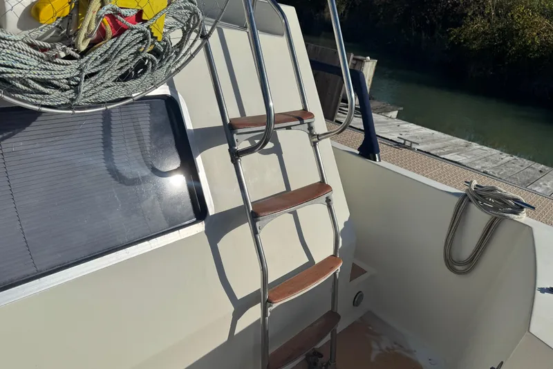 Lone Wolf Yacht Photos Pics Cockpit steps to upper deck