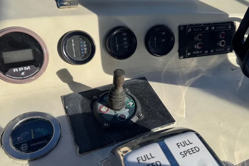 Lone Wolf Yacht Photos Pics Lewmar bow thruster