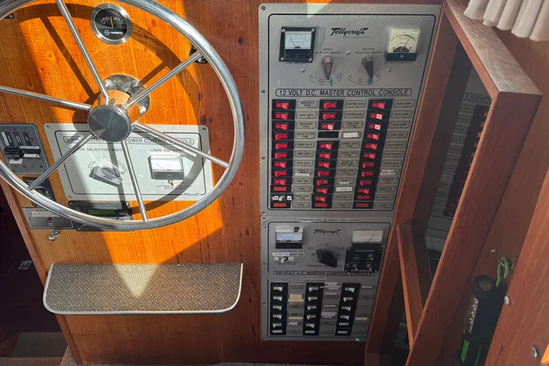 Lone Wolf Yacht Photos Pics Power breaker and distribution panels.