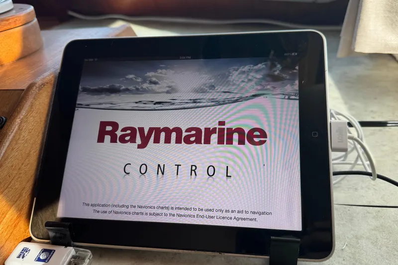 Lone Wolf Yacht Photos Pics Startup of Raymarine app on tablet