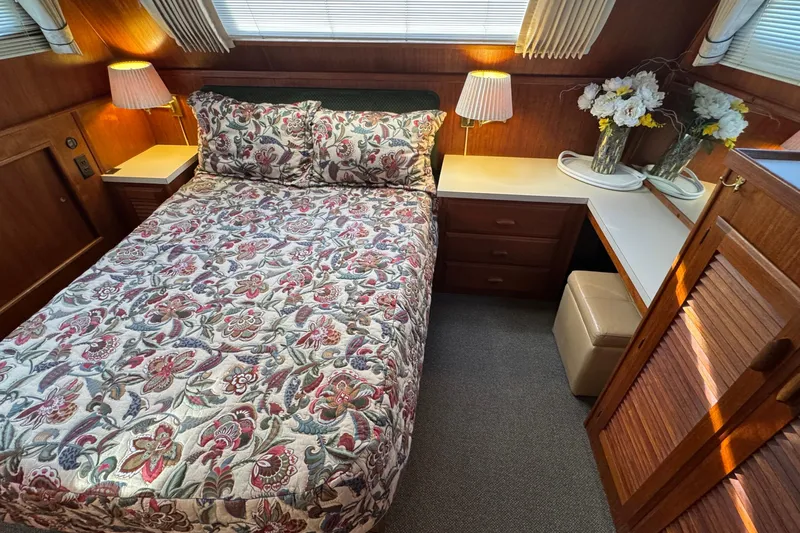 Lone Wolf Yacht Photos Pics Plenty of storage