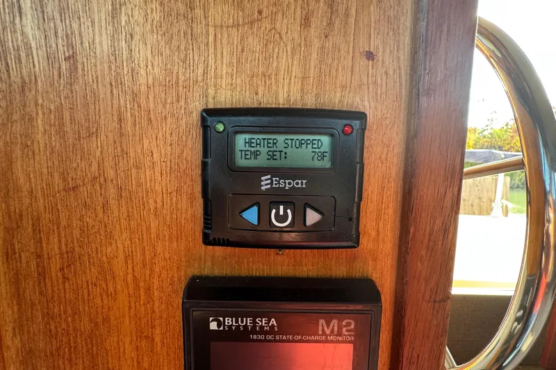 Lone Wolf Yacht Photos Pics Espar forced air furnace control