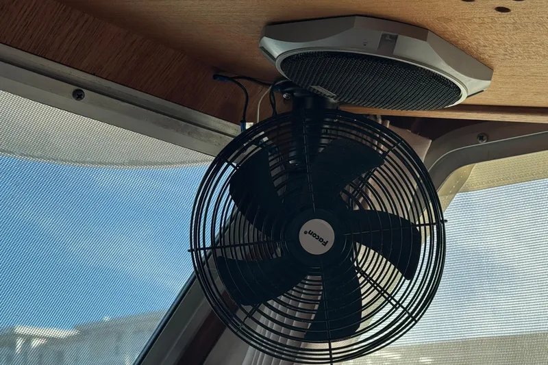 Lone Wolf Yacht Photos Pics Ceiling fan and speaker starboard