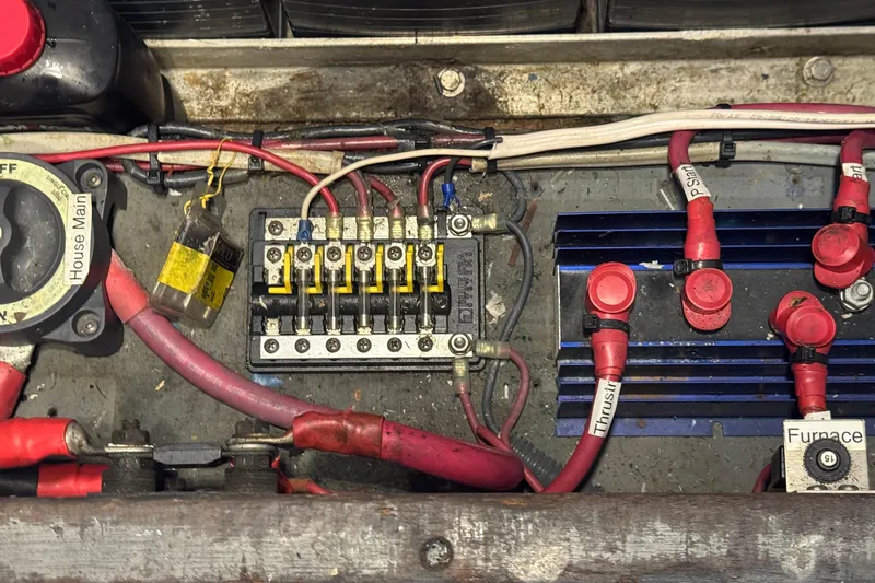 Lone Wolf Yacht Photos Pics 