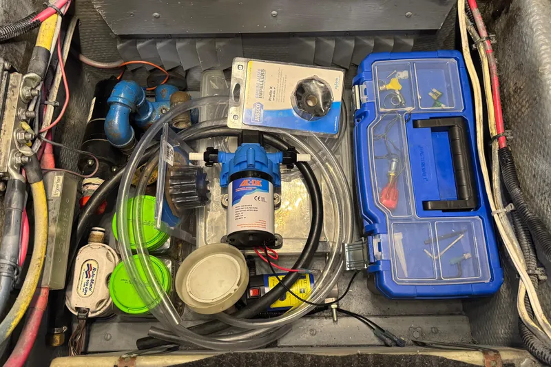 Lone Wolf Yacht Photos Pics Boat maintenance tools and parts