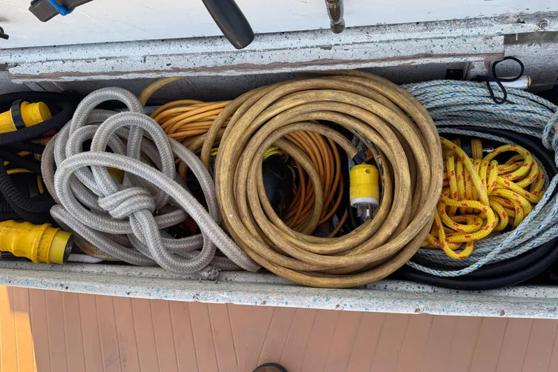 Lone Wolf Yacht Photos Pics Lines and shore power cords/adapters