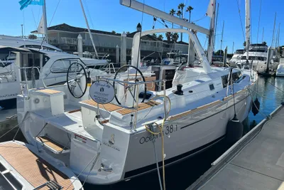 Beneteau Oceanis 38.1