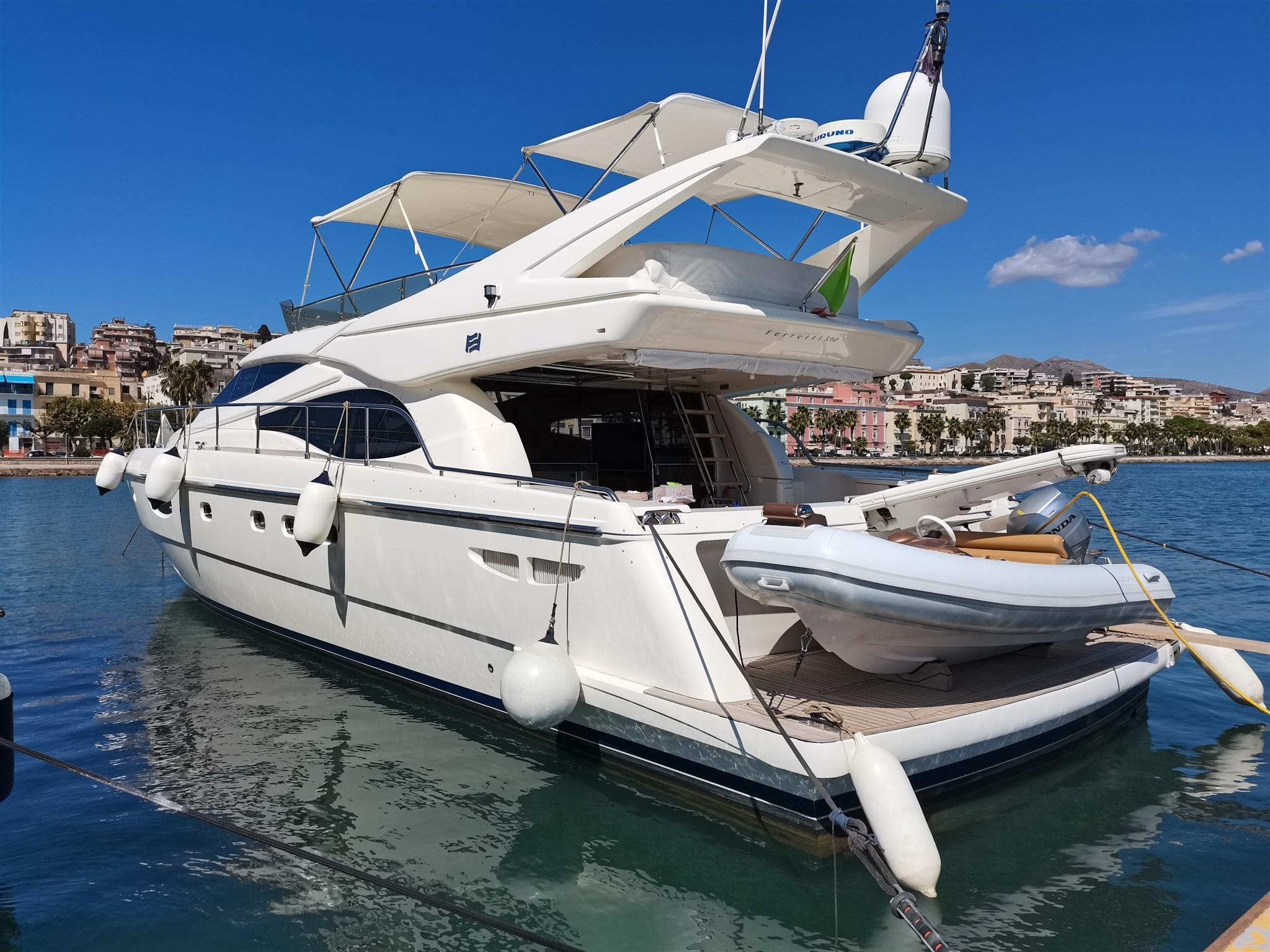 ferretti yachts 590