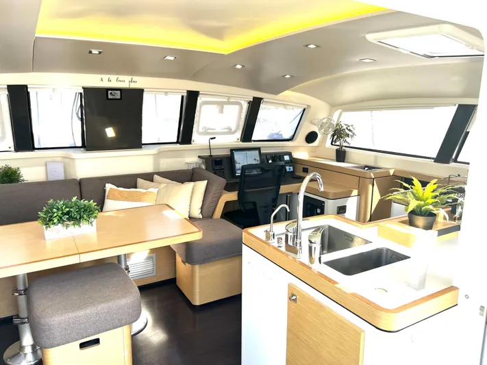 Wanderer Yacht Photos Pics 