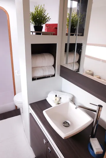 Wanderer Yacht Photos Pics 