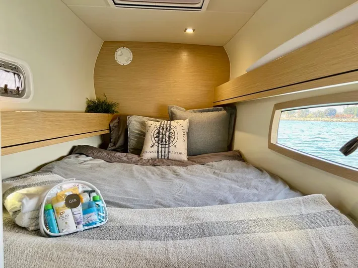 Wanderer Yacht Photos Pics 