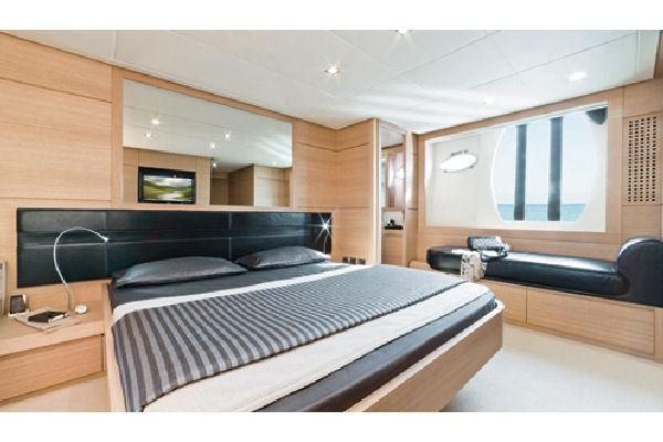 2011 Pershing 65 