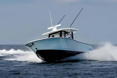 Robalo R360 Center Console