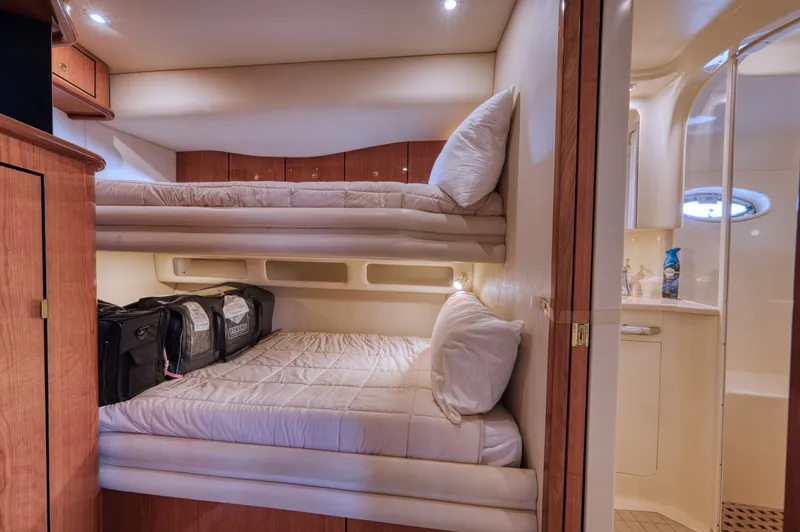 Couples Therapy Yacht Photos Pics Interior of 2001 Sea Ray 510 Sundancer with bunk beds and bathroom.