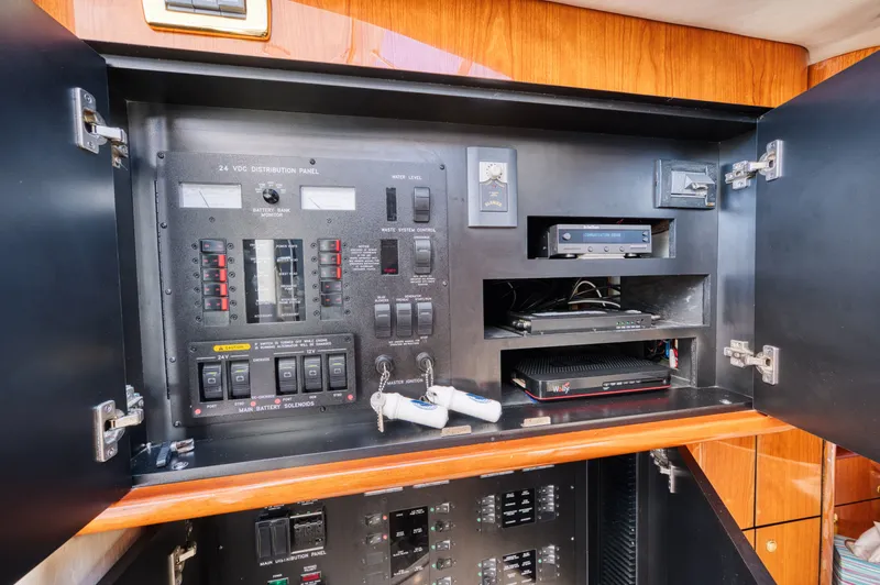 Couples Therapy Yacht Photos Pics Electrical control panel inside a 2001 Sea Ray 510 Sundancer yacht.