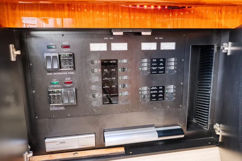 Couples Therapy Yacht Photos Pics Electrical control panel on a 2001 Sea Ray 510 Sundancer yacht.