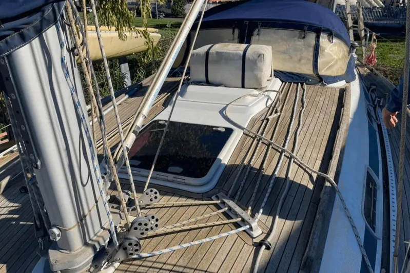  Yacht Photos Pics 2003 Cantiere del Pardo Grand Soleil 43 sailboat deck with rigging and hatch.