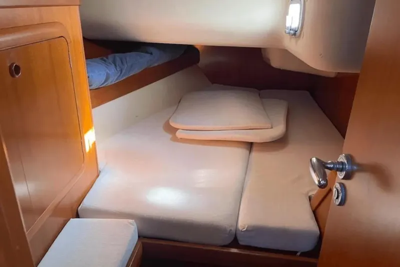  Yacht Photos Pics Cozy cabin interior of 2003 Grand Soleil 43 sailboat by Cantiere del Pardo.