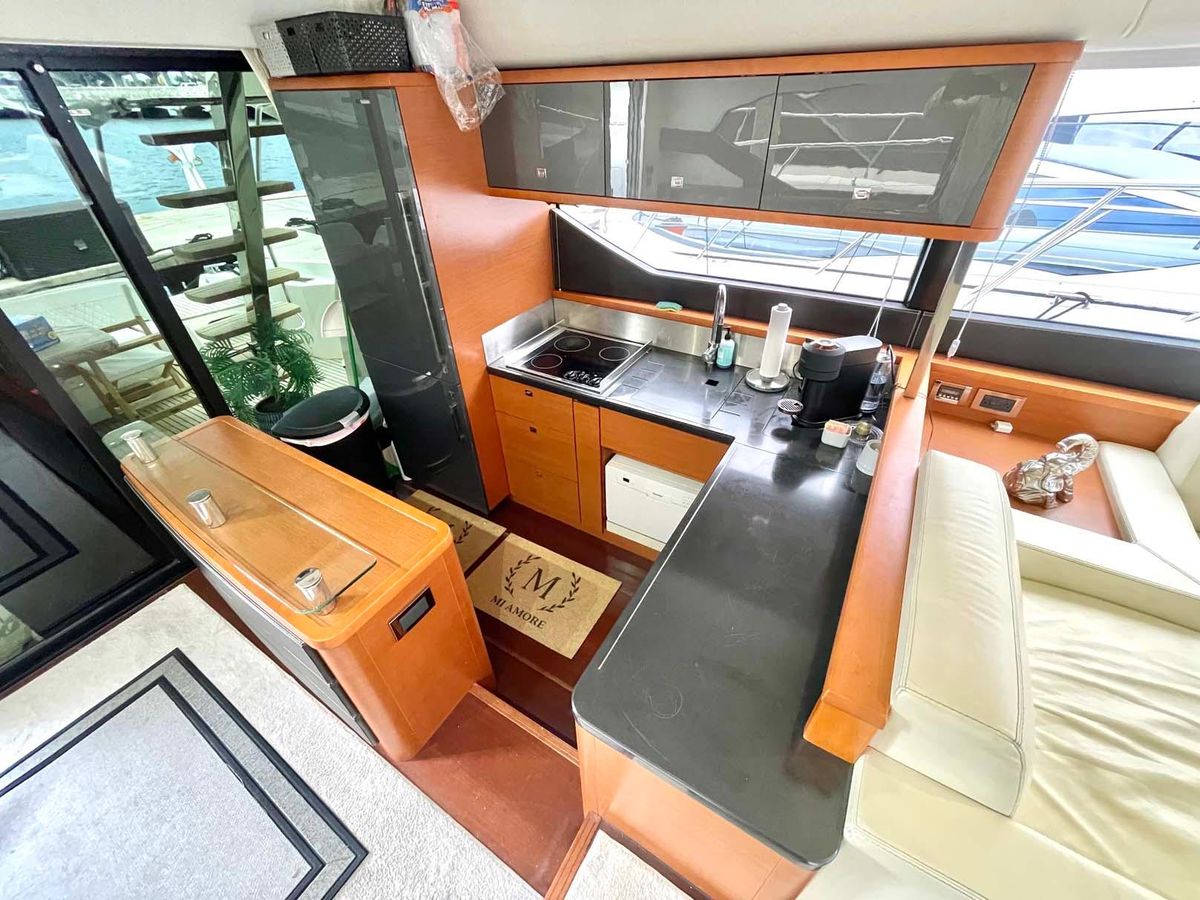2013 Prestige 62 