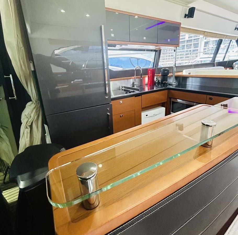 2013 Prestige 62 