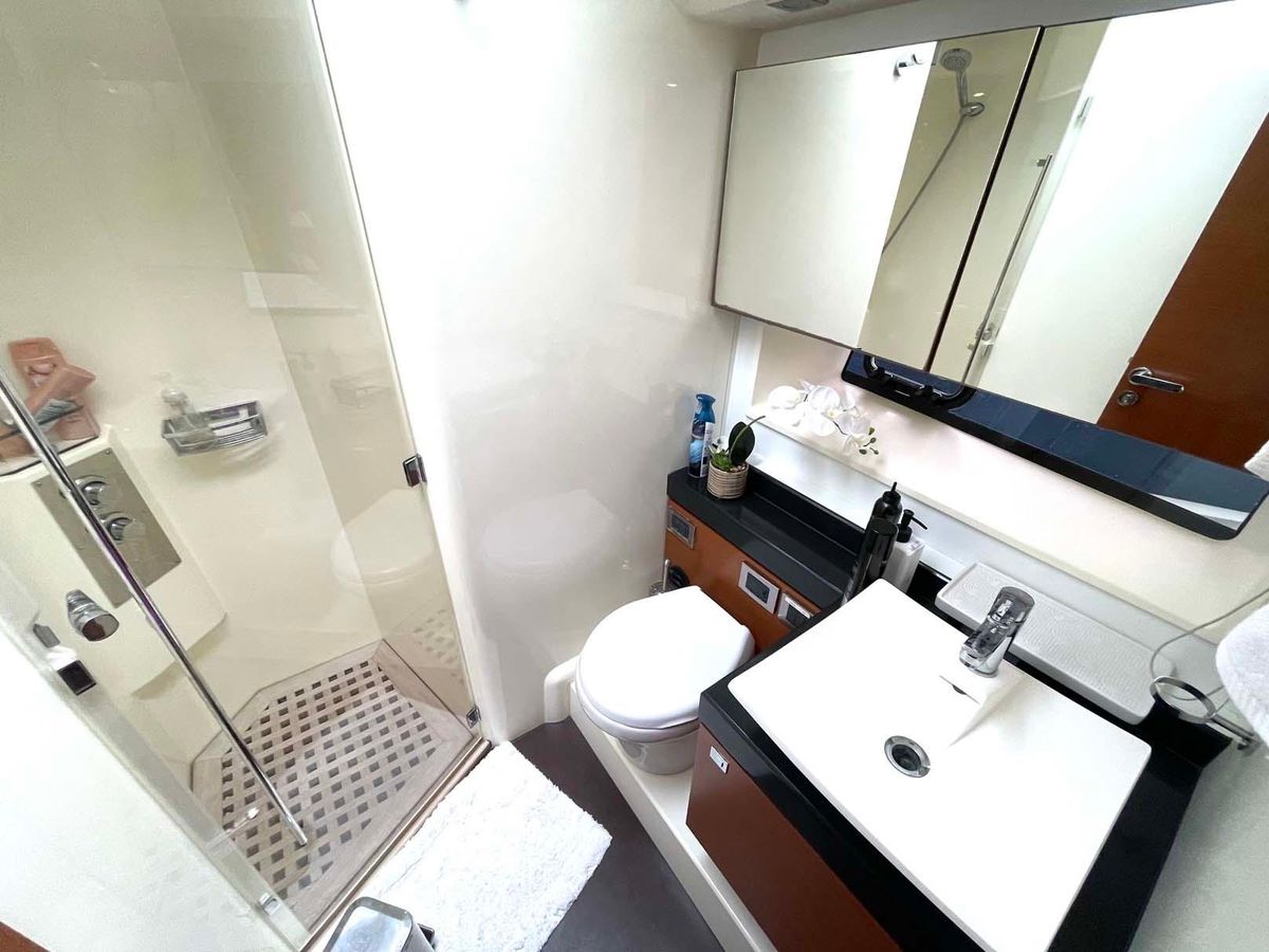 2013 Prestige 62 