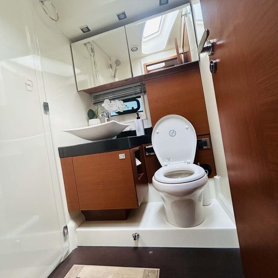 2013 Prestige 62 