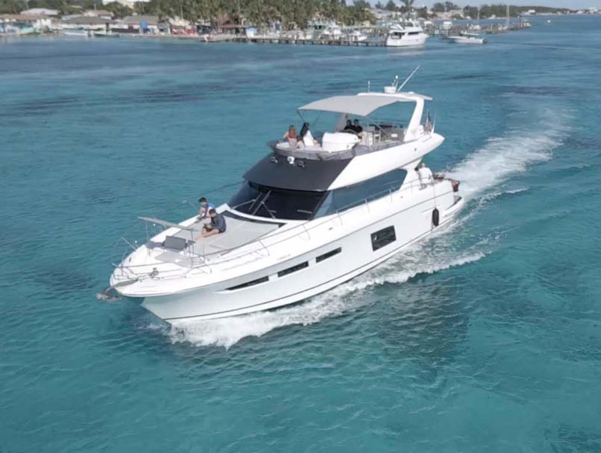 2013 Prestige 62 
