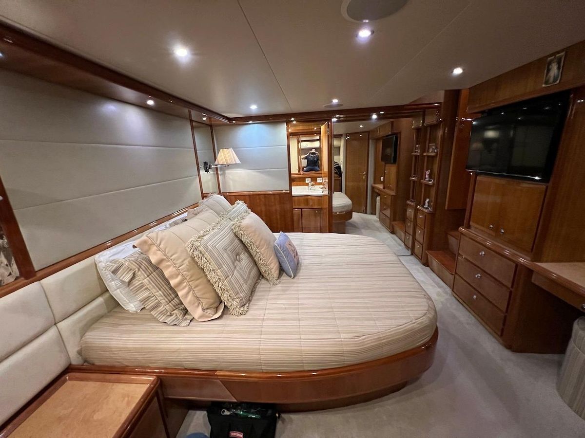 2004 Bertram 67 