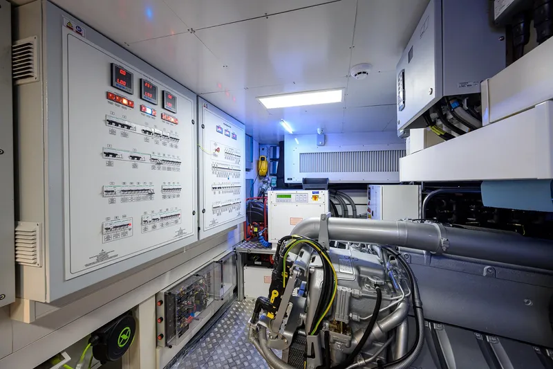 Shine Yacht Photos Pics 